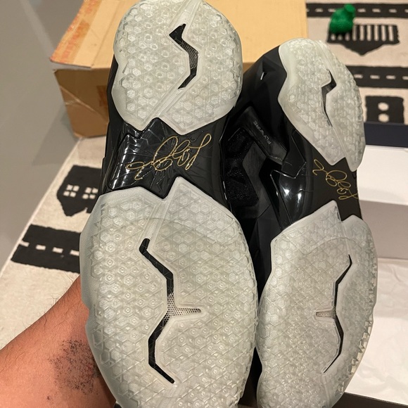 Lebron 11 Nike custom ID size 12 brand new - Picture 3 of 4